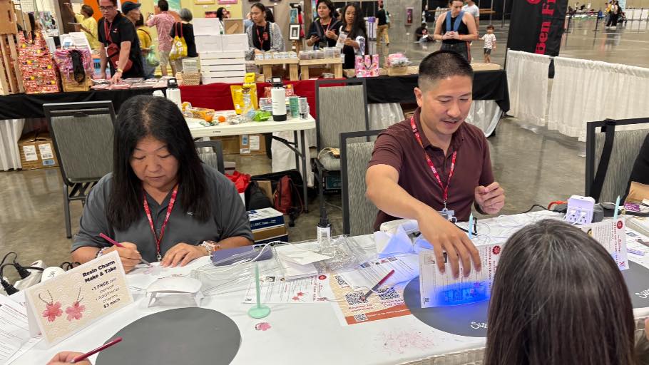 ホノルルフェスティバル会場です