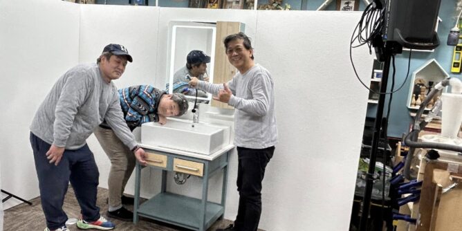 山田芳照 yamada yoshiteru DIY DIYハウツー撮影中、洗面台の作り方