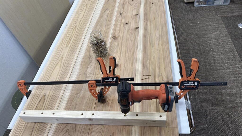 イベントの展示用にワークテーブルとカフェ板テーブル製作中