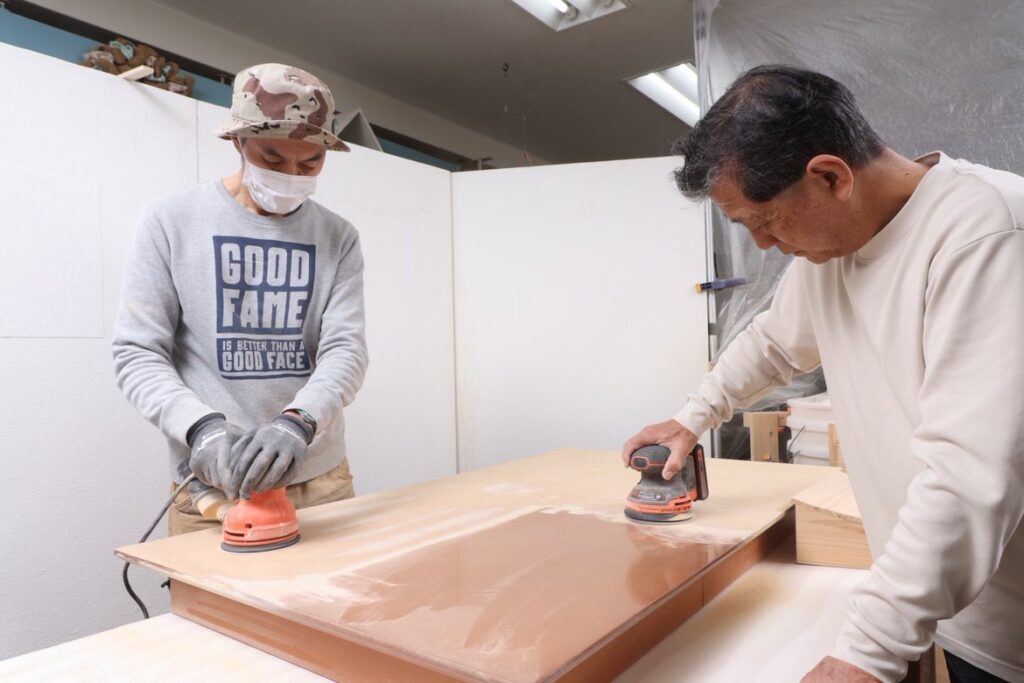 山田芳照 yamada yoshiteru DIY ダイニングテーブルの塗り替えです
