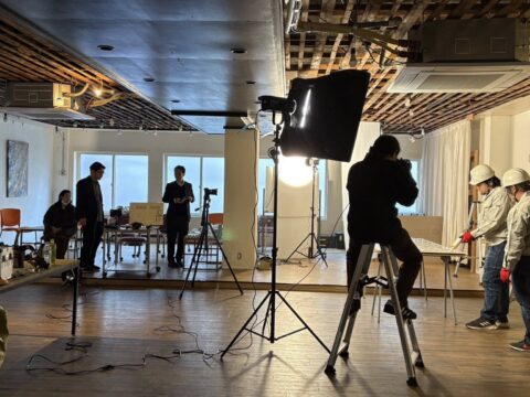 セットの大壁を使ってHowto撮影中