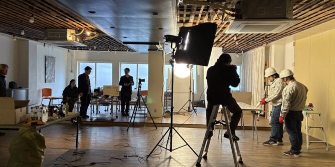 セットの大壁を使ってHowto撮影中