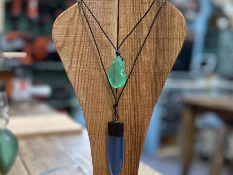 ウッドレジン用にディスプレイスタンドを作っています