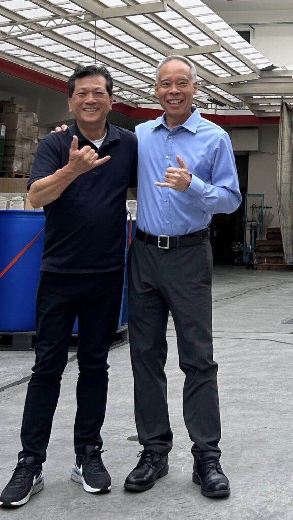 山田芳照 yamada yoshiteru DIY ハワイチームのボスGaryと一緒にターナー色彩を訪問