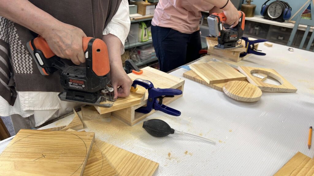 工房ワークショップは、フラワースタンド作り