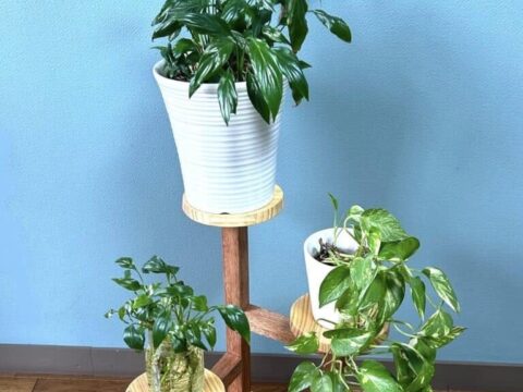 今月の新作　コンパクトな3段フラワースタンド