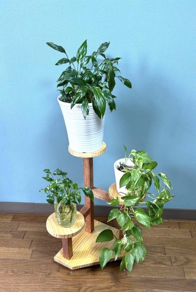 今月の新作　コンパクトな3段フラワースタンド