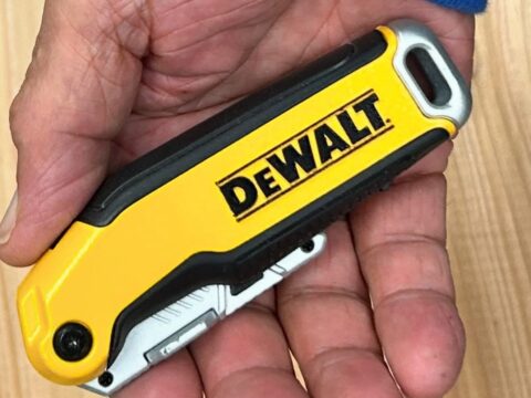 手にフィットするナイフ