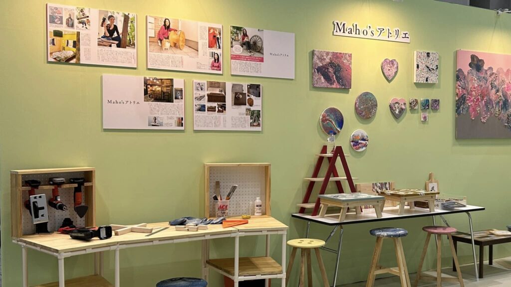 日本ホビーショー準備完了！　とよた真帆さんの展示ブース