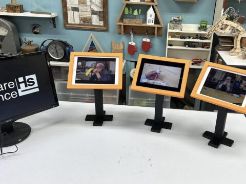 説明動画を流すipadスタンドを作りました