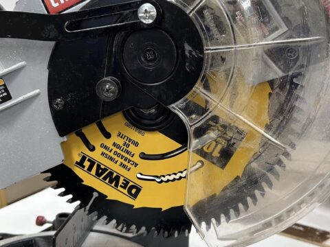 スライド丸ノコ、ブレード交換です