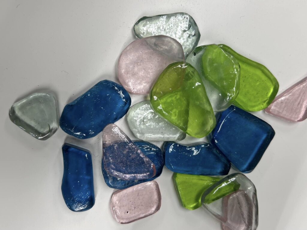 余り材で作るツリー、温もりがありますね