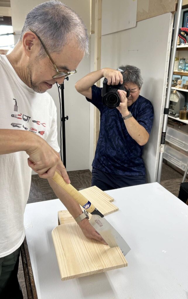 ハウツー撮影中、冷房が効いてる工房は最高