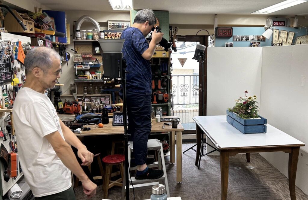 ハウツー撮影中、冷房が効いてる工房は最高