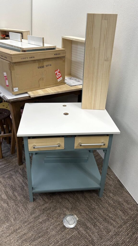 イベントの展示用にワークテーブルとカフェ板テーブル製作中