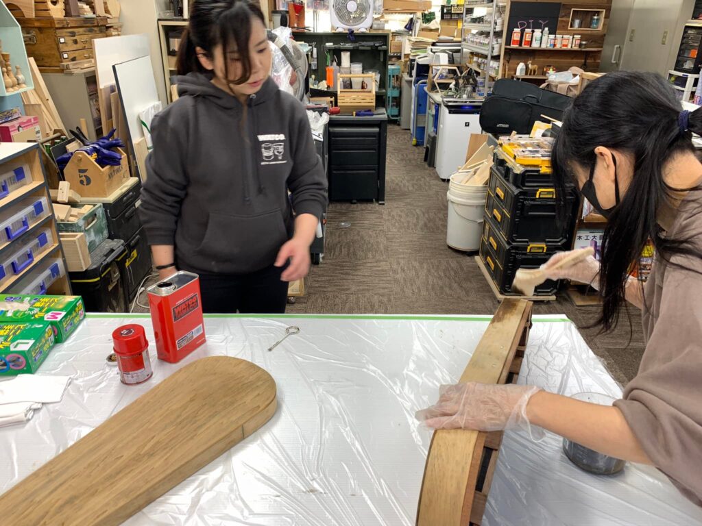 ワトコ　ダークウォールナットを水研ぎで仕上げます