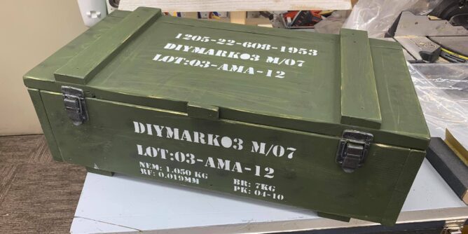 ターナーさんからARMY塗料が新発売