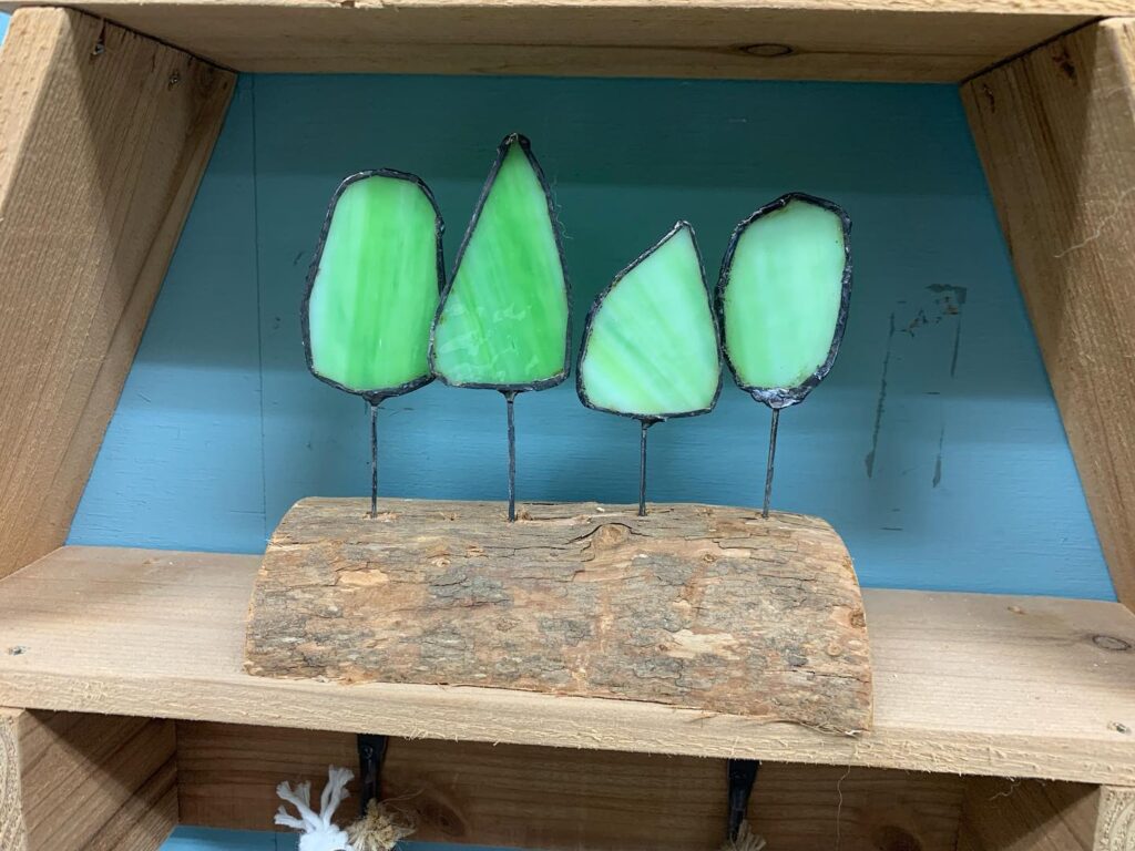 ステンドグラスの森を作りました