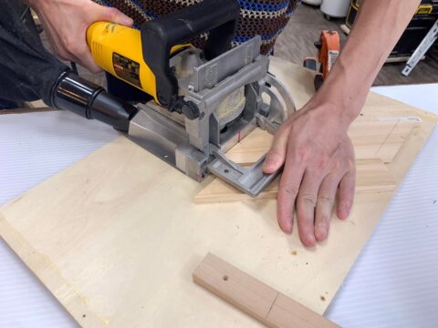 ピクチャーフレーム作りの講座風景です