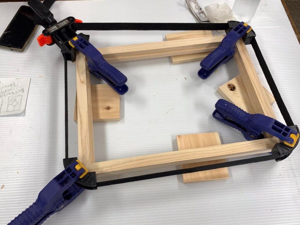 本日の工房講座はステングラス作家さんです