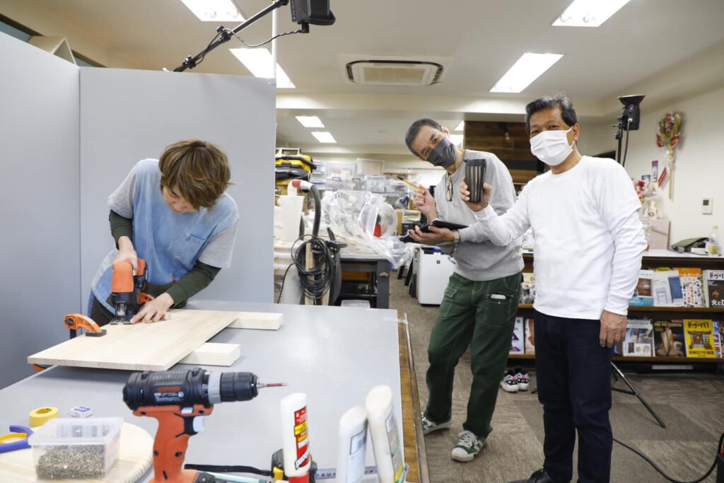 ダボ埋めしたネジを外すために格闘 山田芳照 yamada yoshiteru DIY