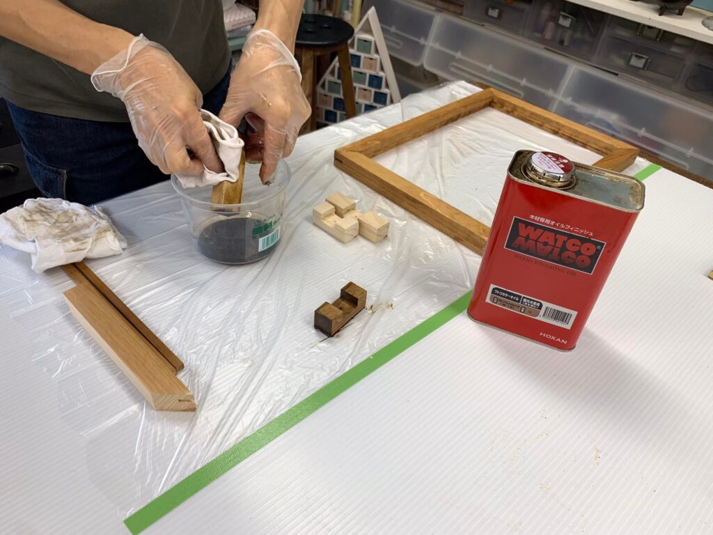 本日の工房講座はステングラス作家さんです