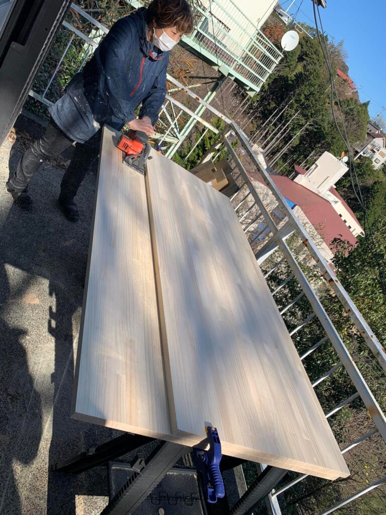 今年最後のロケは熱海で、空気は冷たい