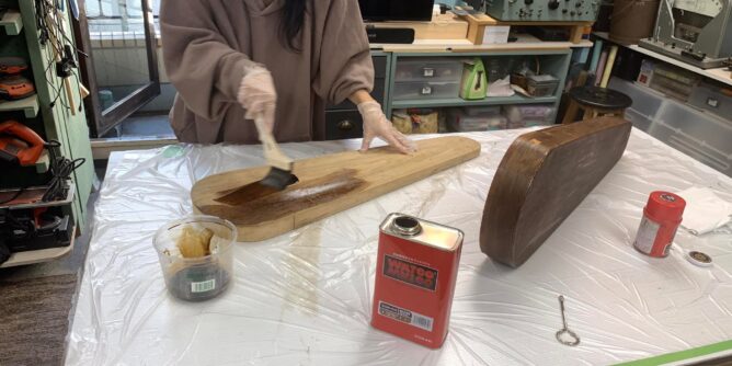 ワトコ　ダークウォールナットを水研ぎで仕上げます