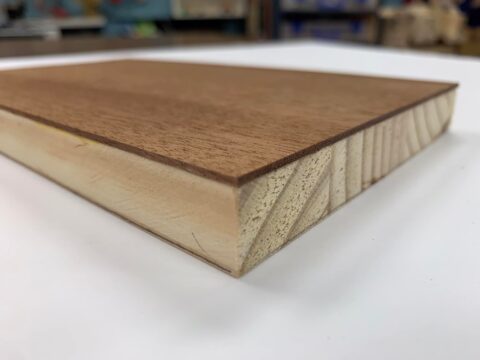 ツキイタは本物なので、樹の味わいは十分表現出来ています