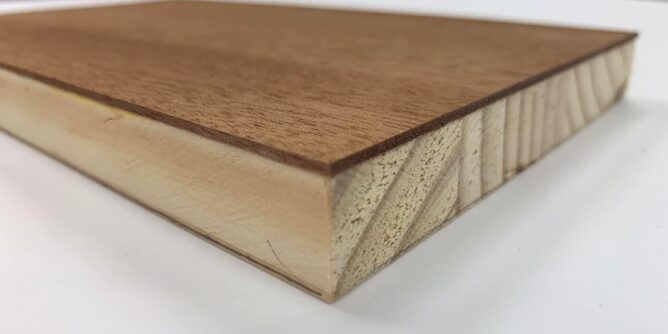 ツキイタは本物なので、樹の味わいは十分表現出来ています