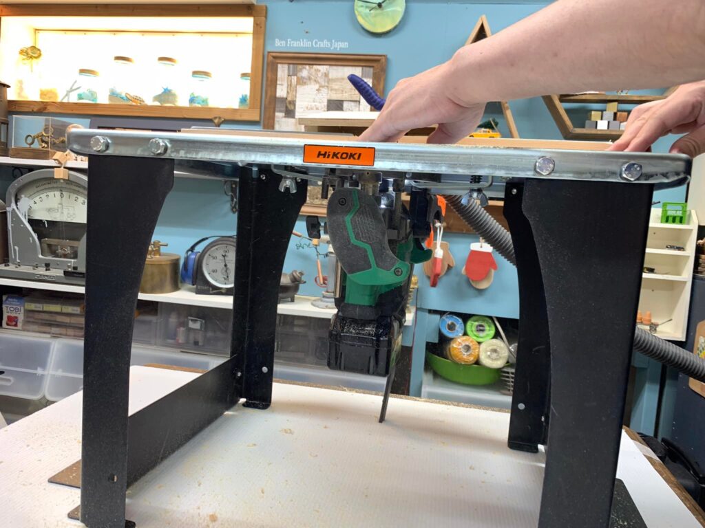 ピクチャーフレーム作りの講座風景です