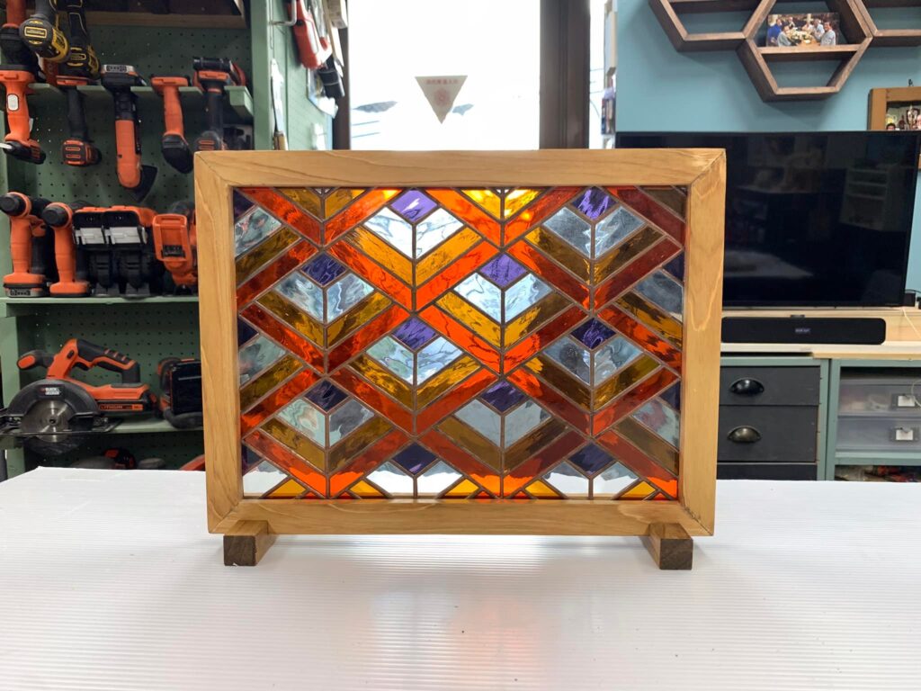 本日の工房講座はステングラス作家さんです