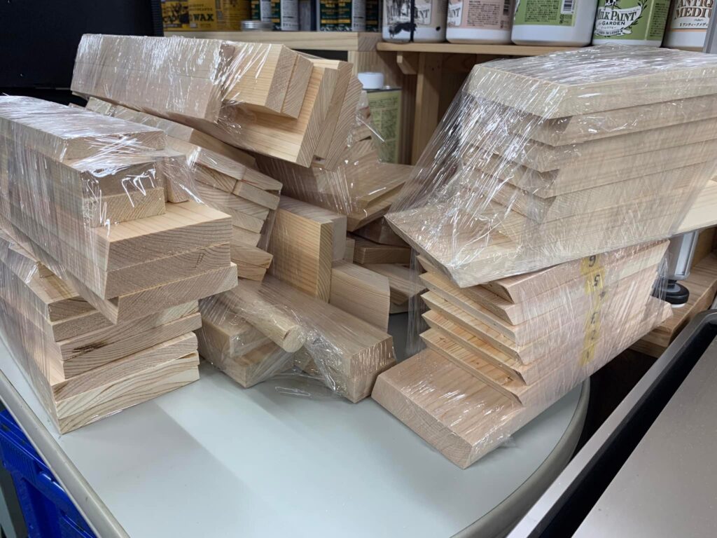 講座用のキット加工中、木材がホントに高い