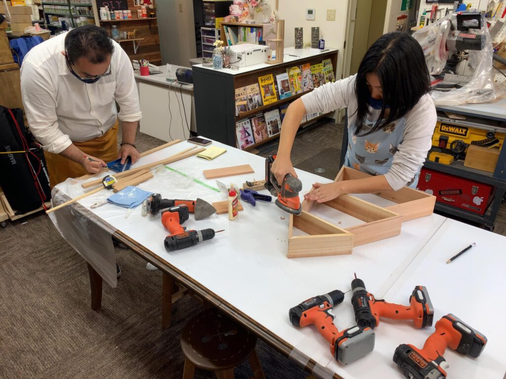 大人のDIY教室開催中、今年はお家クリスマス