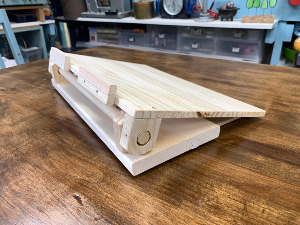 姿勢が良くなるPCホルダー試作中