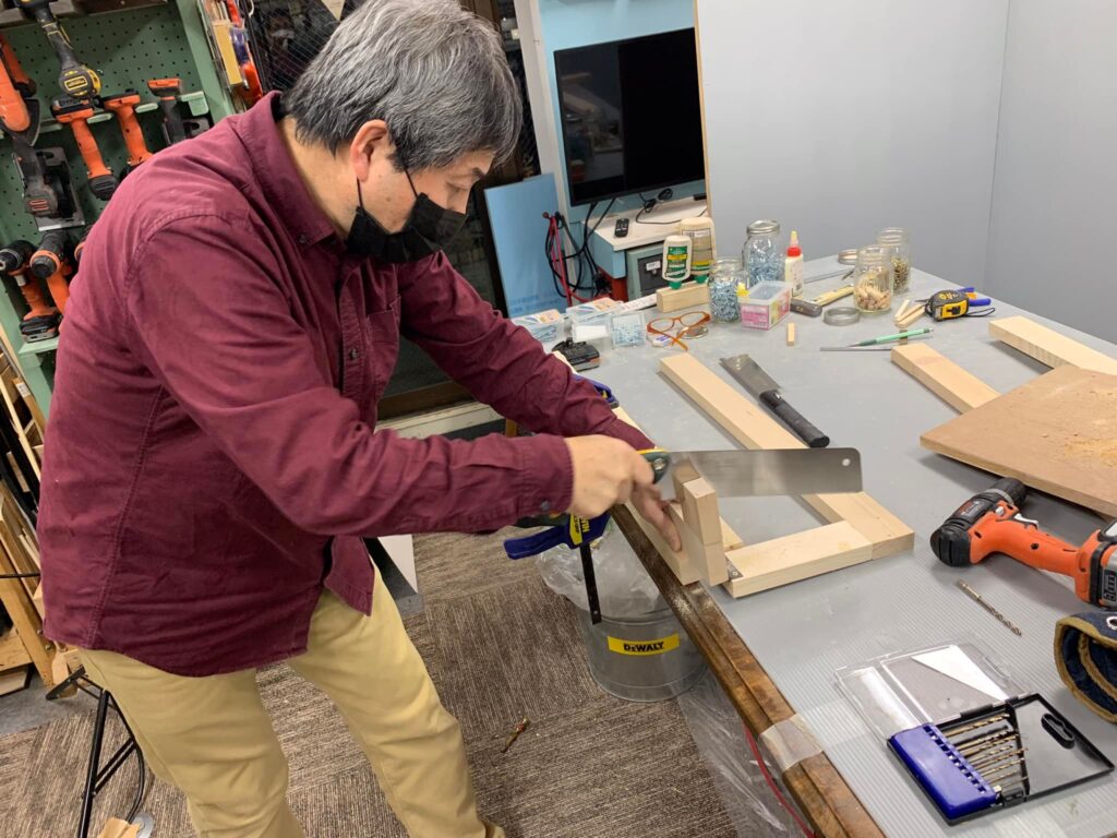 ダボ埋めしたネジを外すために格闘