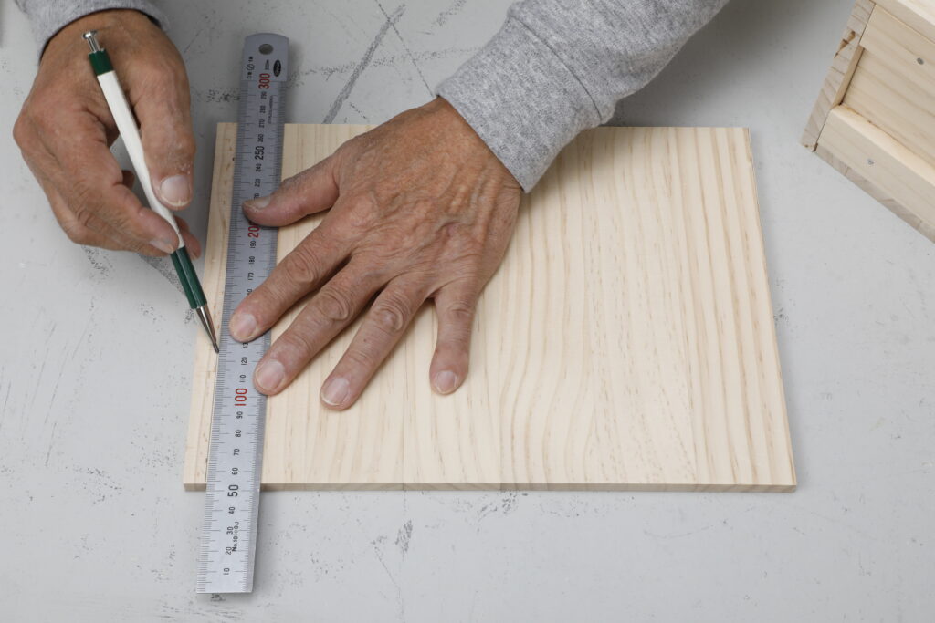 大工さんの道具箱を作る