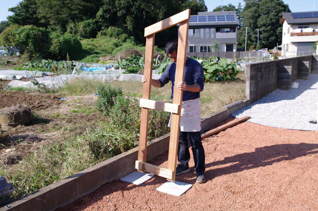 薪ストーブには必須の薪棚作り