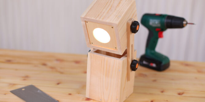 ロボット風ウッドライト