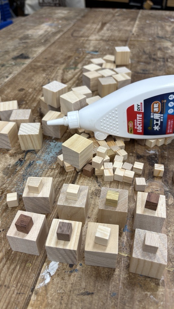 木のブロックで作る手作りランプ｜温かみのあるDIY照明キット