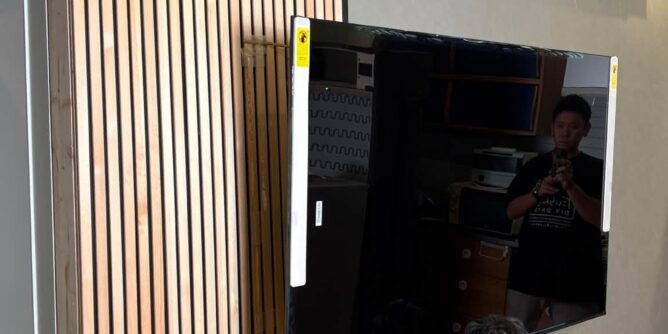 だいちん家の動画撮影｜賃貸の壁掛けテレビと縦ストライプ壁をDIY