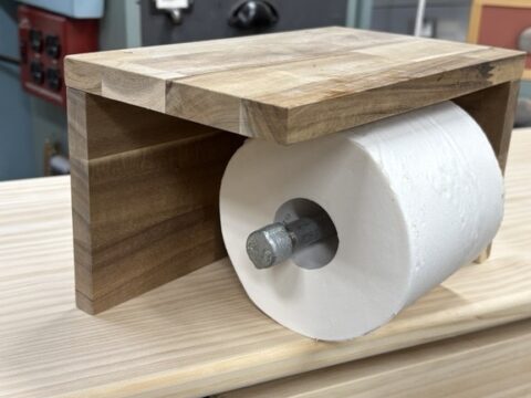 鉄管と端材でトイレットペーパーホルダーをDIY！手作りアイデア