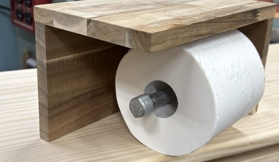 鉄管と端材でトイレットペーパーホルダーをDIY！手作りアイデア
