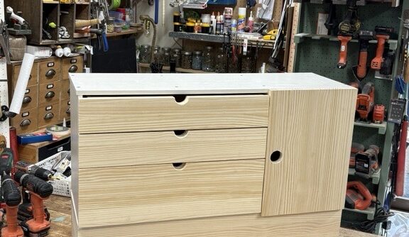 カラーボックスでキッチン下キャビネットをDIY！収納アイデア